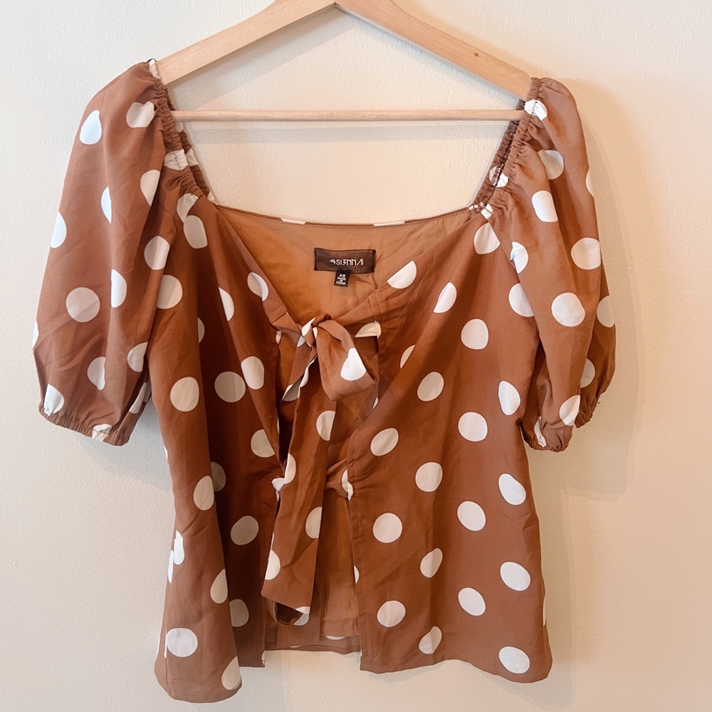 4SI3ENNA Polka Dot Top